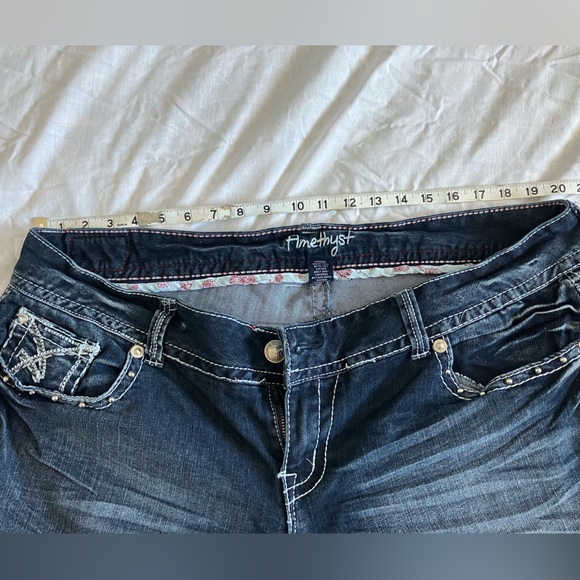 Amethyst Jeans - Picture 7 of 9